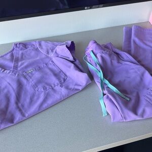 Figs Lavender Scrub Set with Teal Drawstring
